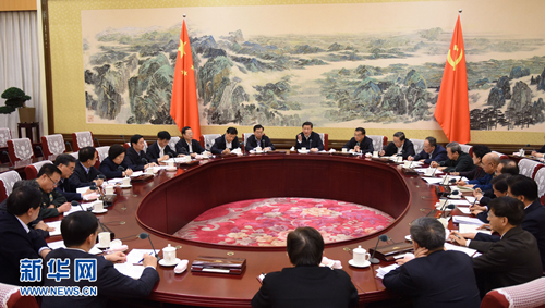 12月28日至29日,中共中央政治局召开专题民主生活会,对照检查践行“三严三实”情况,讨论研究加强党风廉政建设措施。中共中央总书记习近平主持会议并发表重要讲话。新华社记者 李学仁 摄